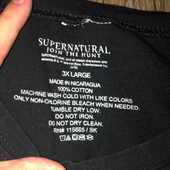 DONATED “Love me some pie” Supernatural T-shirt - Picture 3 of 6